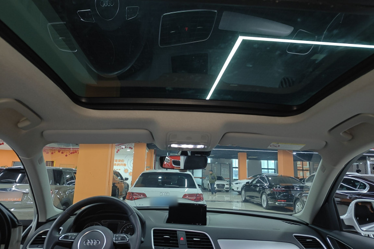 奥迪Q3 2018款 30周年年型 30 TFSI 时尚型局部细节22