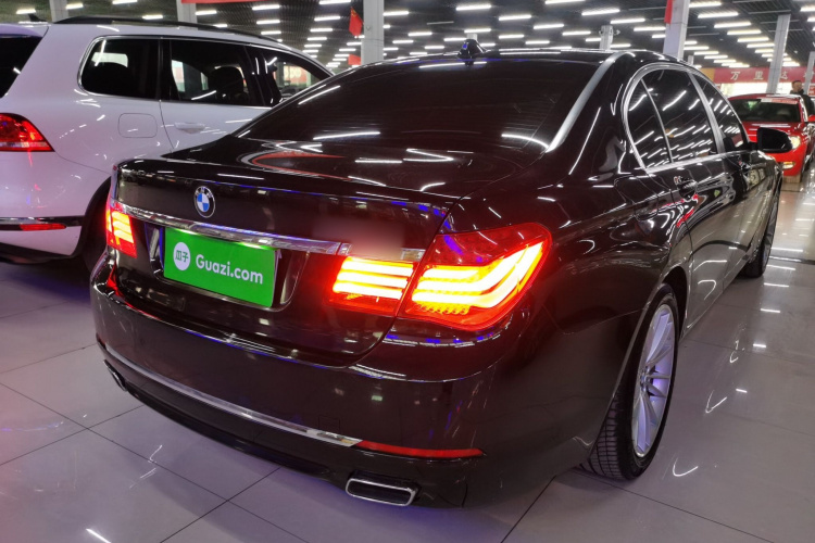 宝马7系 2014款 730Li 臻享型车身外观7