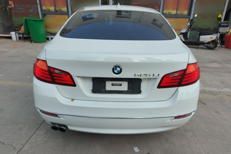 宝马5系 2014款 525Li 豪华设计套装车身外观6004