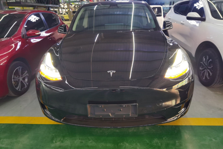 特斯拉 Model Y 2022款 改款 后轮驱动版车身外观2