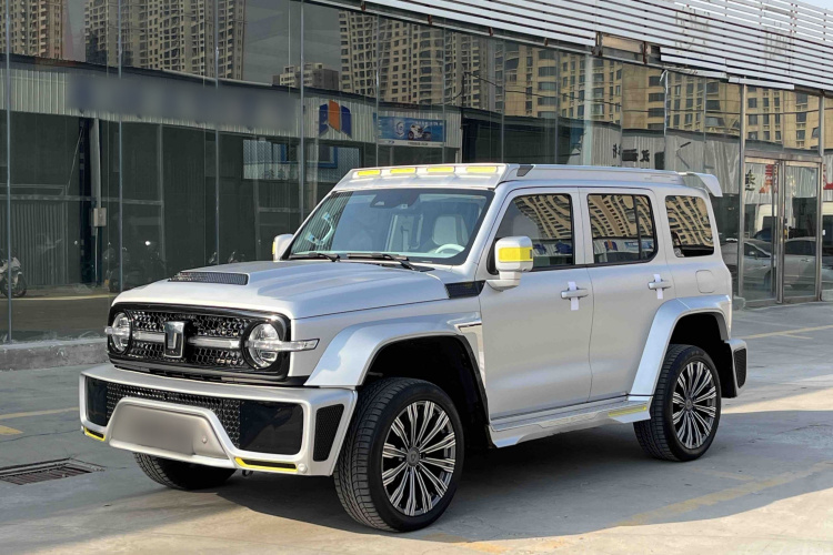 超境汽车 共创坦克300 2021款 2.0T 赛博坦克车身外观1