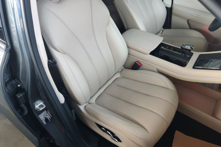 鸿蒙智行 问界M7 2022款 1.5T 后驱舒适版局部细节41