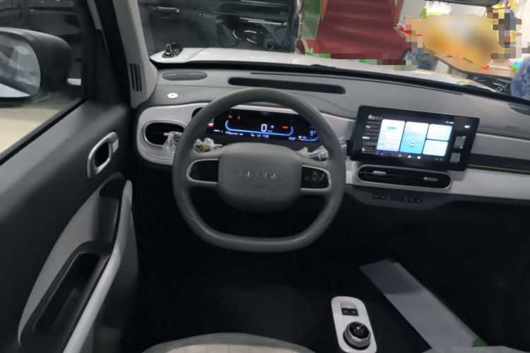 吉利银河 2025款 210km 熊猫卡丁中控内饰13