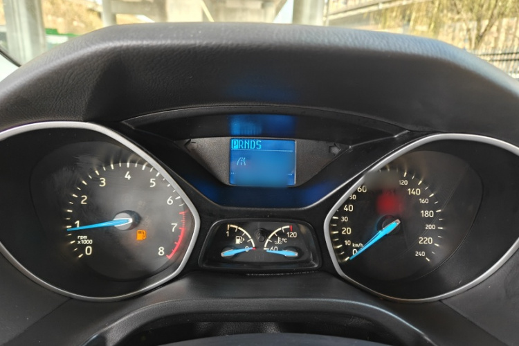 福特 福克斯 2015款 三厢 1.6L 自动舒适型局部细节14