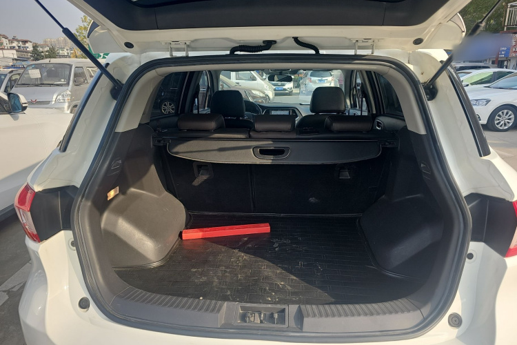 广汽传祺 传祺GS4 2015款 200T G-DCT豪华版机舱底盘23