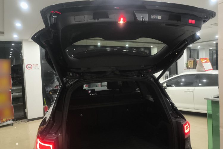 奔驰EQB 2022款 EQB 260机舱底盘23