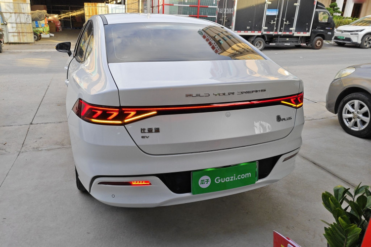 比亚迪 秦PLUS 2021款 EV 500KM 尊贵型车身外观6