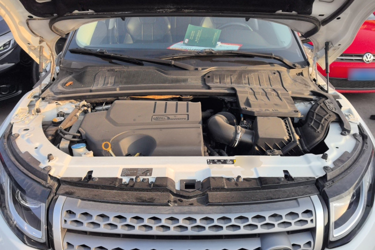 路虎 揽胜极光 2018款 240PS SE 智耀版机舱底盘24