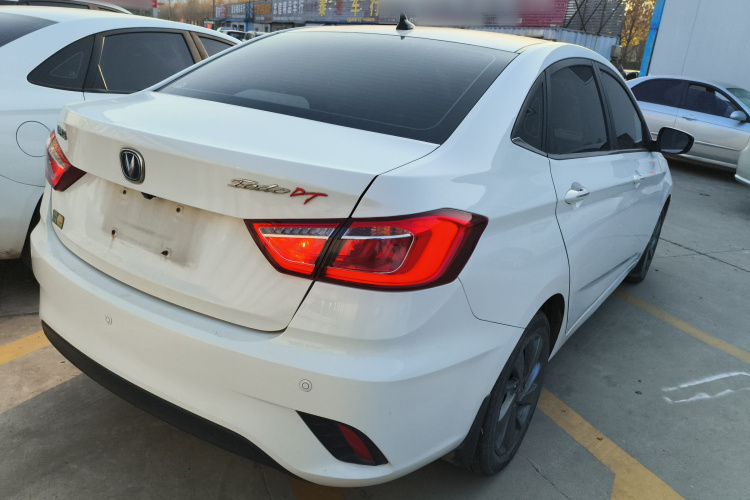 长安 逸动DT 2018款 1.6L 手动智享型车身外观6005