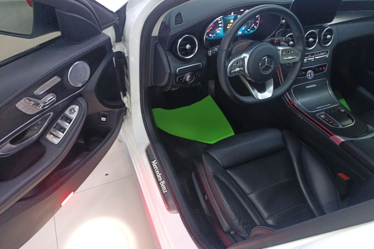 奔驰C级 2020款 改款 C 260 L 运动版中控内饰20