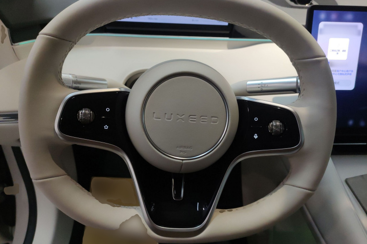 鸿蒙智行 智界R7 2025款 增程 251km Max中控内饰13