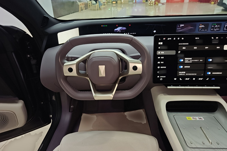 阿维塔12 2025款 Ultra增程版中控内饰13