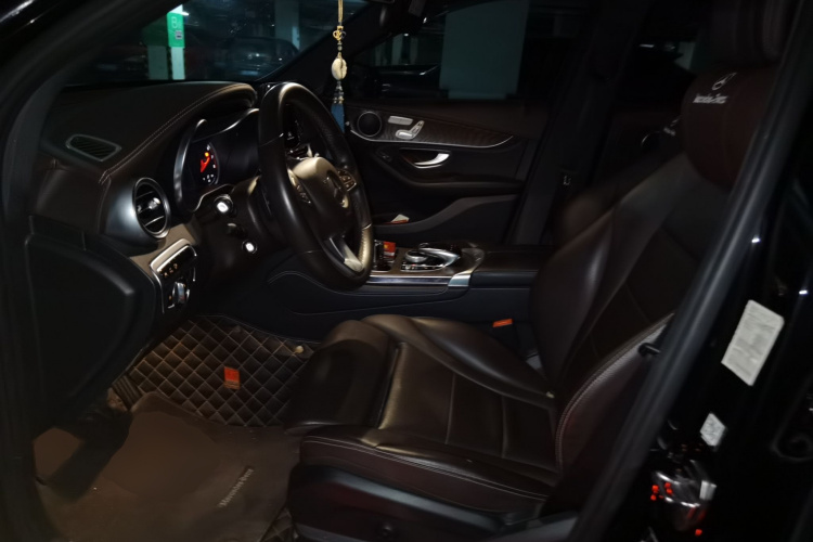 奔驰GLC 2016款 GLC 300 4MATIC 动感型中控内饰19