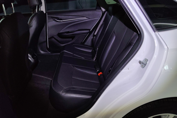 别克 英朗 2021款 改款 典范 1.5L 自动精英型中控内饰7004