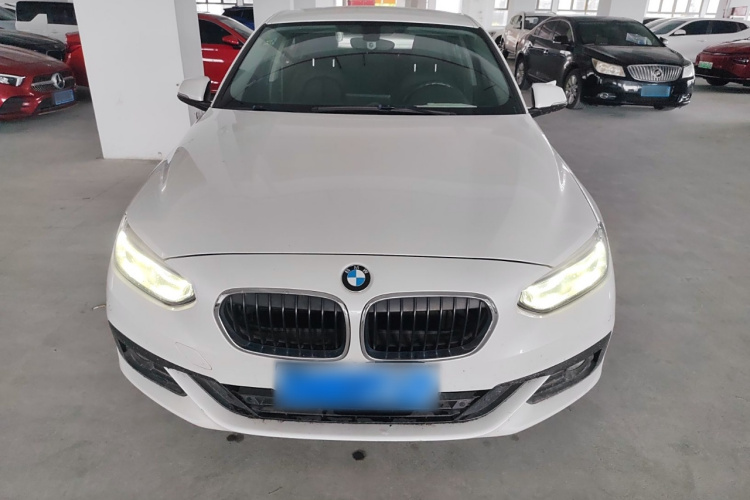 宝马1系 2019款 118i 时尚型车身外观2