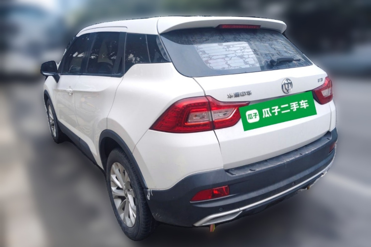 中华V3 2020款 1.6L 手动舒适星空版车身外观5