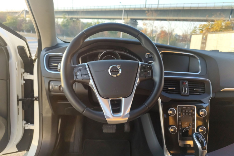 沃尔沃V40 2017款 T3 智逸版局部细节13