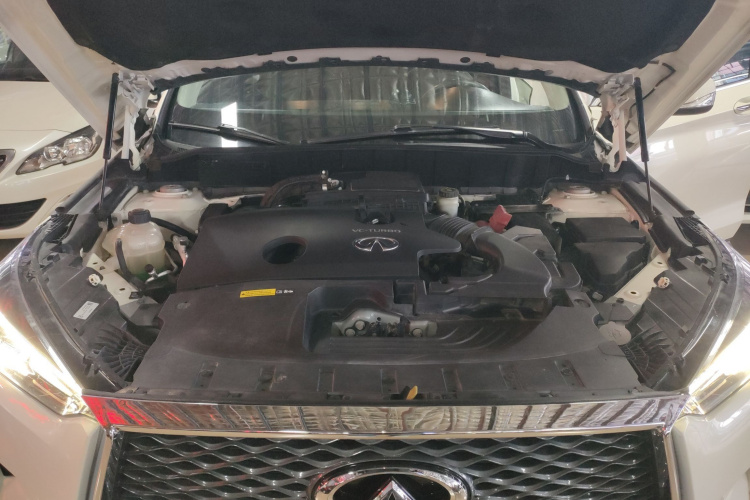 英菲尼迪QX50 2020款 2.0T 两驱时尚版局部细节24