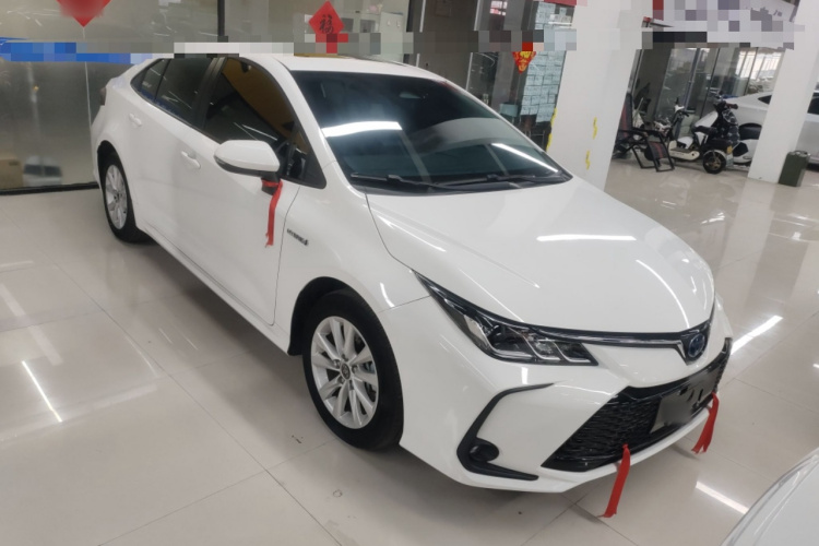 丰田 卡罗拉 2023款 1.8L 智能电混双擎 精英版车身外观3