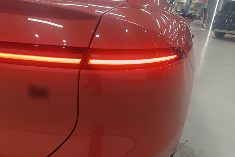 阿维塔06 2025款 Ultra纯电版车身外观9