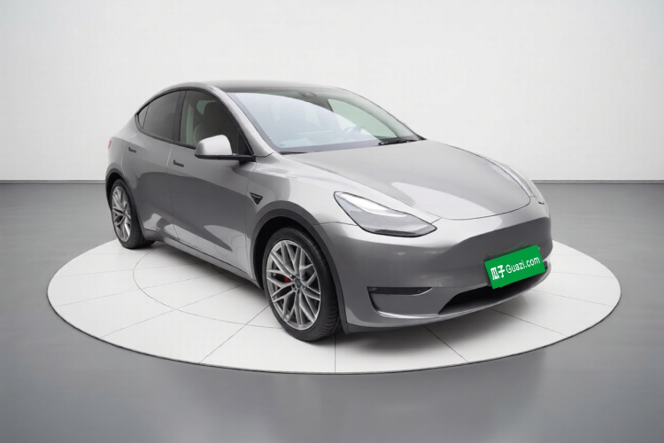 特斯拉 Model Y 2021款 标准续航后驱版车身外观3