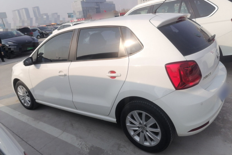 大众 Polo 2014款 1.6L 自动舒适版车身外观4