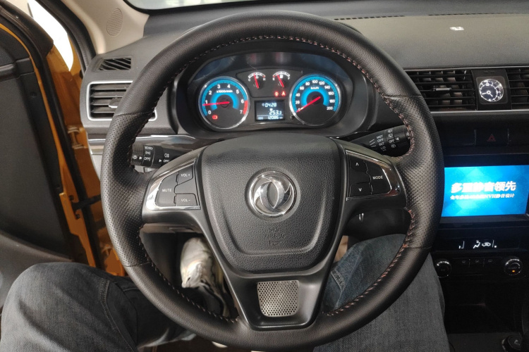 东风风光 风光370 2016款 1.5L 手动豪华型SFG15-05 7座局部细节13