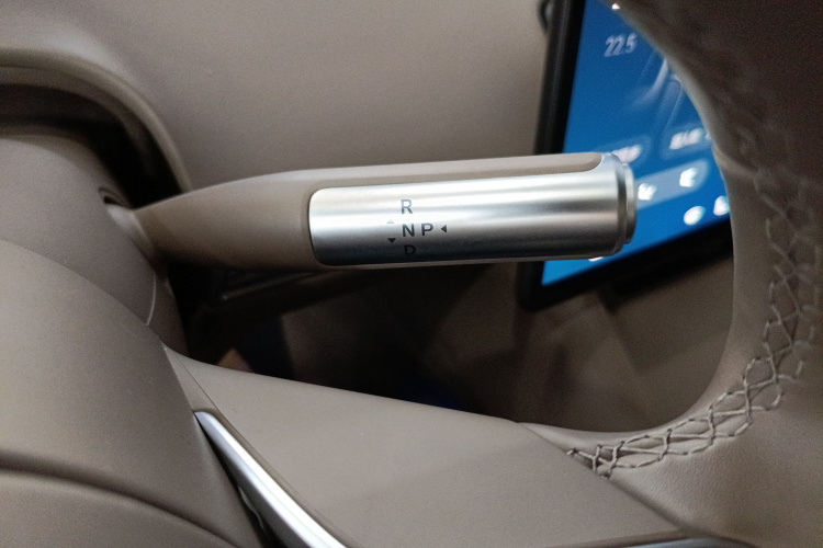 鸿蒙智行 智界R7 2025款 增程 251km Max局部细节18