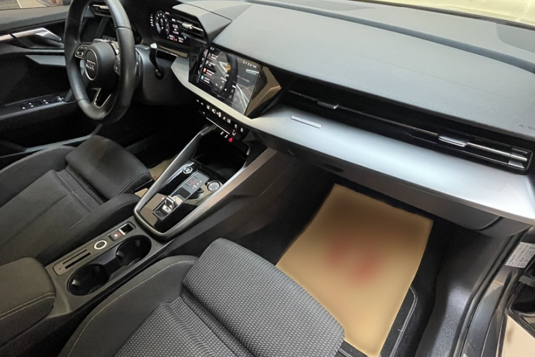 奥迪A3 2021款 A3L Limousine 35 TFSI 进取运动型中控内饰7011