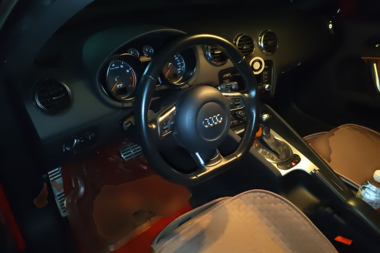 奥迪TT 2010款 TT 2.0TFSI典藏版中控内饰13