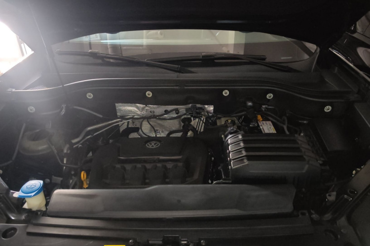 大众 途昂X 2020款 330TSI 两驱豪华版机舱底盘24