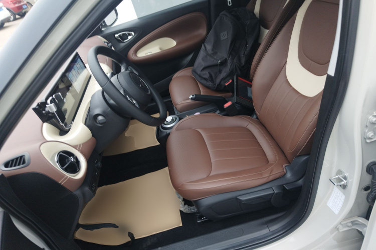 五菱汽车 五菱缤果 2023款 203km 舒享款中控内饰19