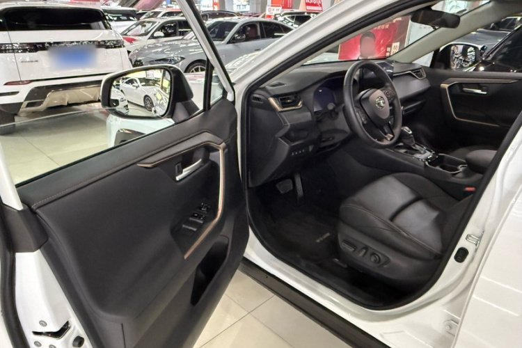 丰田 威兰达 2024款 双擎 2.5L E-CVT两驱豪华PLUS版中控内饰7002