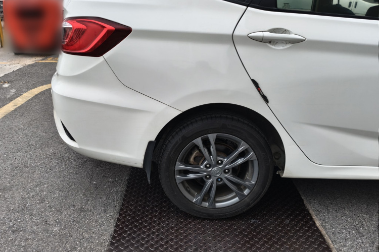 长安 逸动DT 2019款 1.6L 手动舒享型 国VI车身外观6008