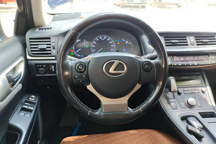 雷克萨斯CT 2014款 CT200h 精英版 单色中控内饰13