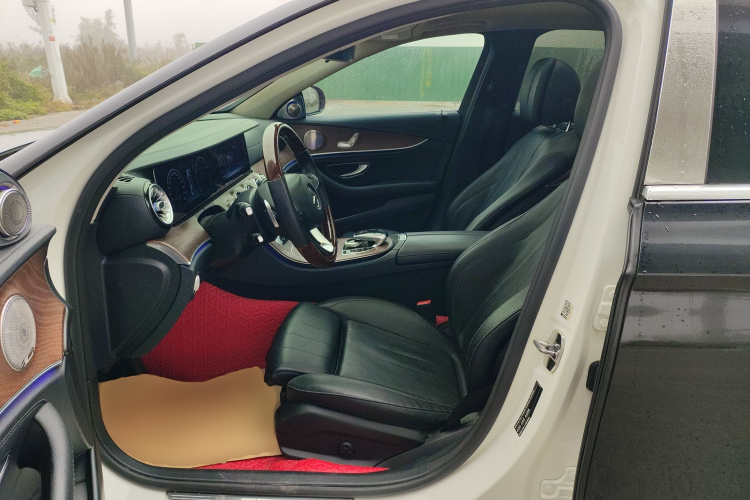 奔驰E级 2018款 E 200 L中控内饰19