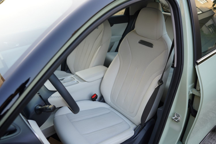 吉利银河 星愿 2025款 UP 410km 探索+版中控内饰7004