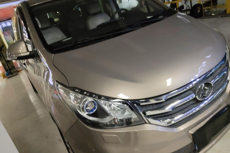 上汽大通MAXUS 大通G10 2014款 2.0T 自动行政版车身外观3