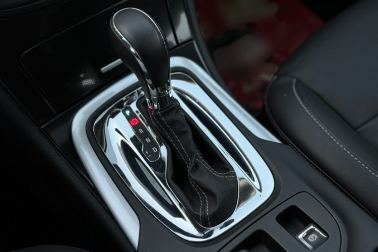 别克 君威 2015款 1.6T 精英技术型局部细节18