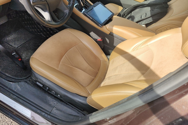 别克 君越 2016款 28T 豪华型局部细节19