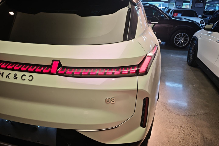 领克08 EM-P 2023款 220km 时间限量版车身外观6006