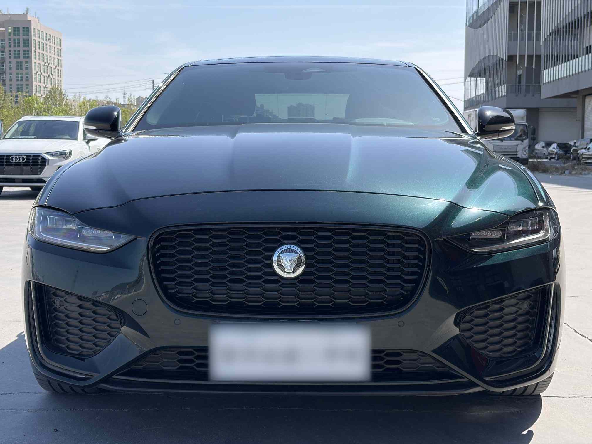捷豹XEL 2024款 2.0T 250PS R-DYNAMIC S耀黑运动版(2)