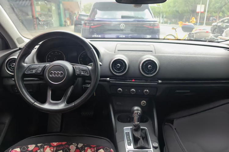 奥迪A3 2014款 Limousine 35 TFSI 自动豪华型中控内饰7006