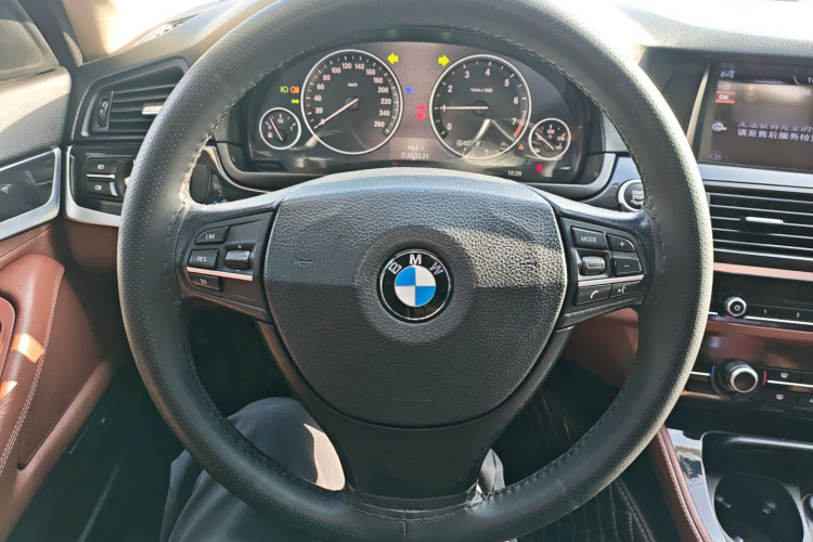 宝马5系 2014款 520Li 典雅型中控内饰13