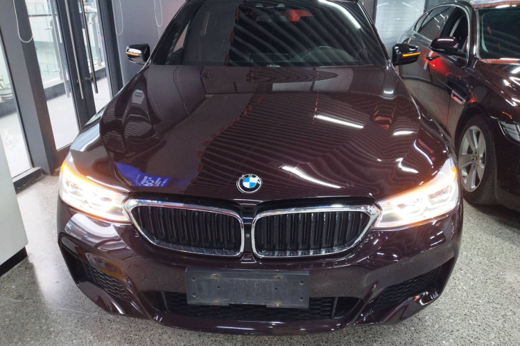 宝马6系GT 2018款 630i M运动套装车身外观2