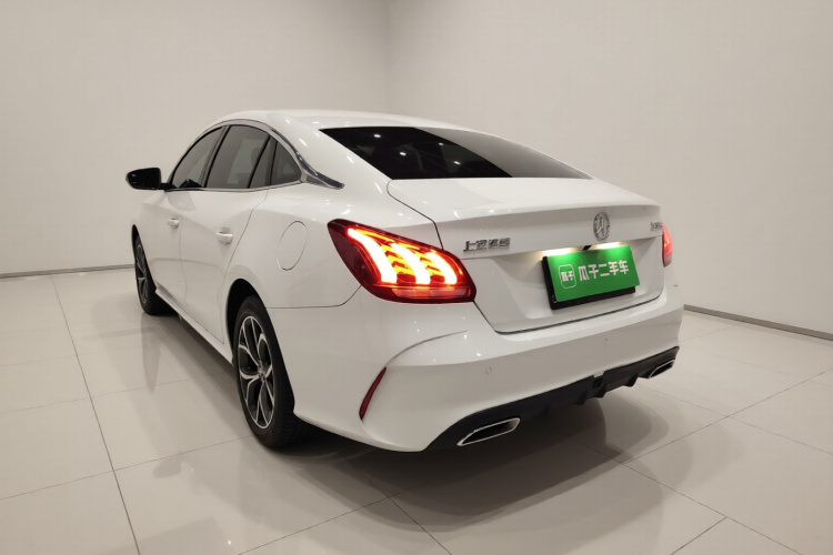 名爵 MG5 2021款 改款 180DVVT CVT青春豪华版车身外观5