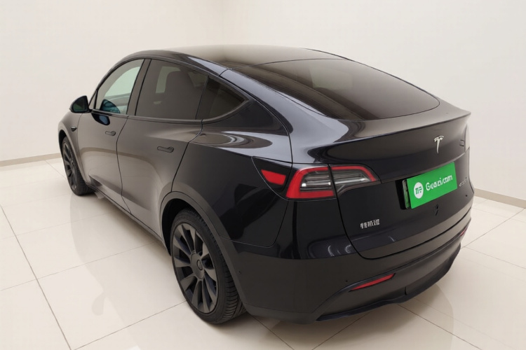 特斯拉 Model Y 2021款 标准续航后驱版车身外观5