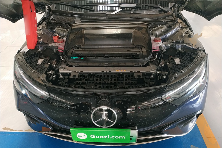 奔驰EQE 2025款 500 4MATIC 先锋版机舱底盘24