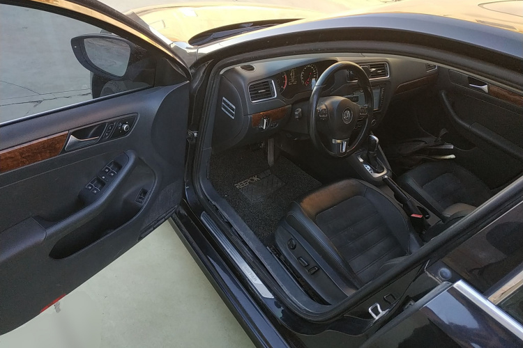 大众 速腾 2014款 改款 1.4TSI 自动旗舰版中控内饰7003