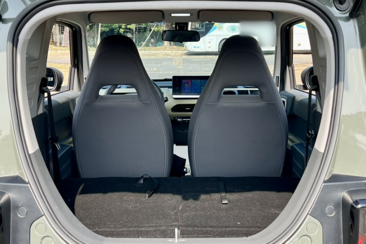 吉利银河 2024款 200km 熊猫骑士中控内饰7013